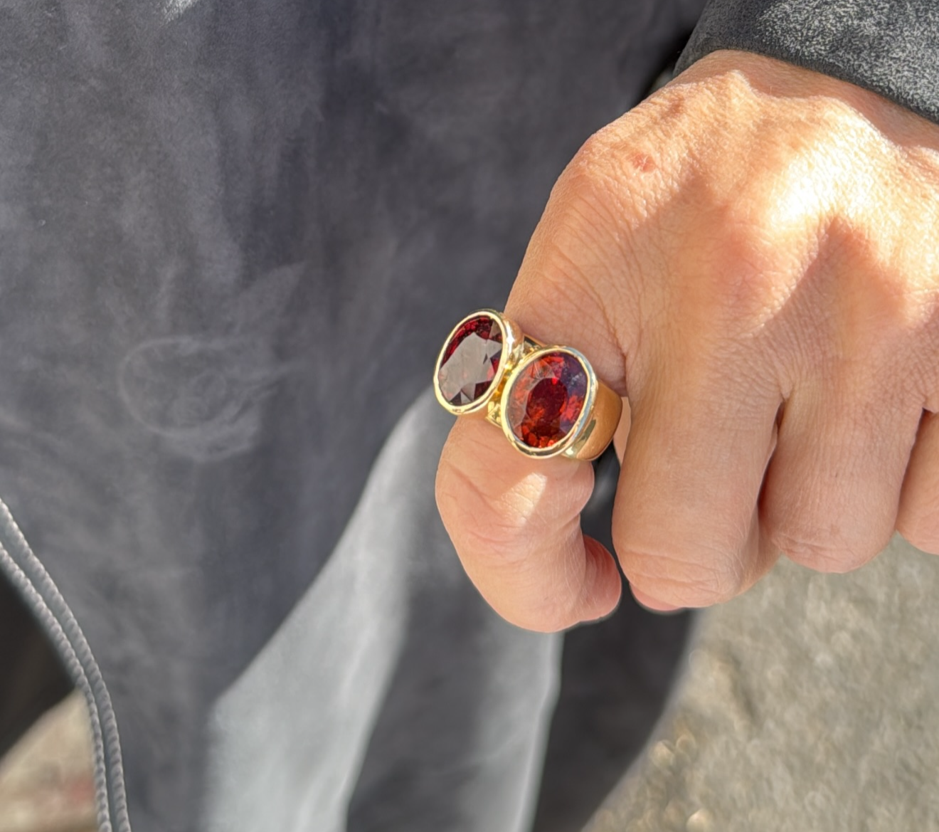 Double spessartite ring